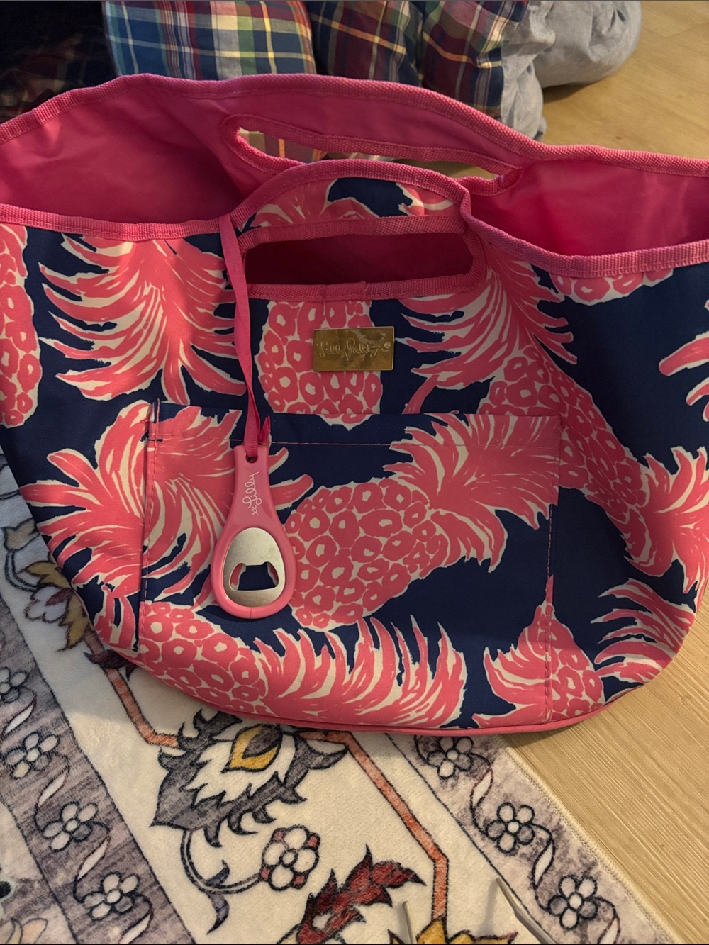 🍌Lilly Pulitzer pink and blue pineapple print cooler bag